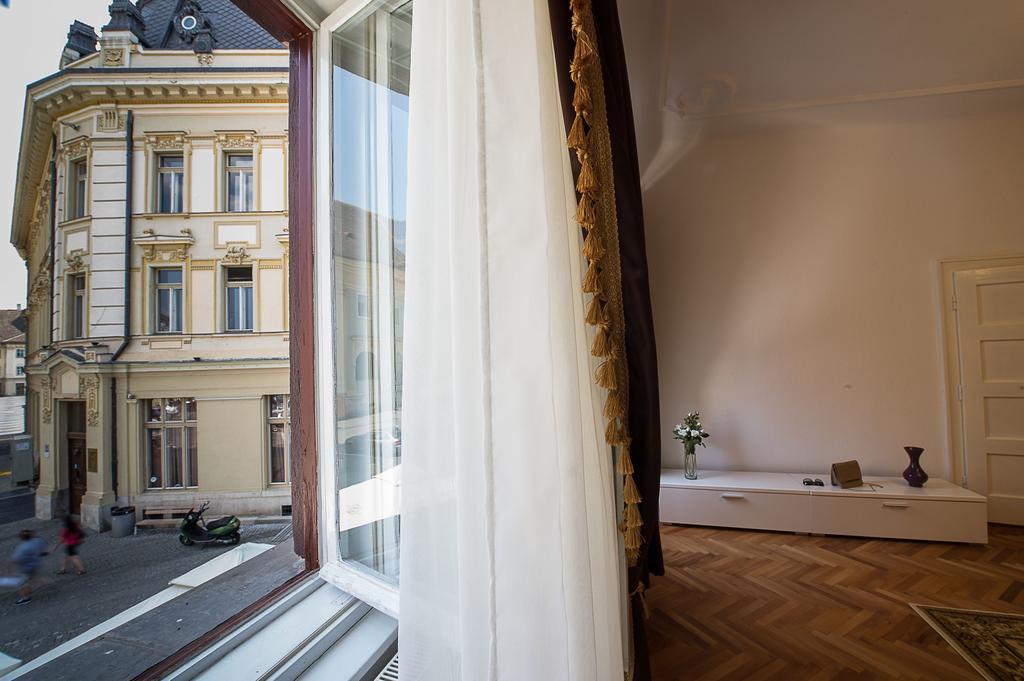 Apartament Piata Mica Sibiu Habitación foto