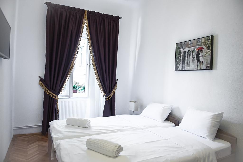 Apartament Piata Mica Sibiu Habitación foto